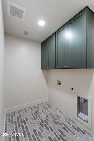 709 E ROYAL PALM Road, Phoenix, AZ 85020