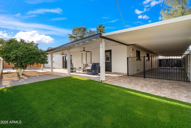 709 E ROYAL PALM Road, Phoenix, AZ 85020