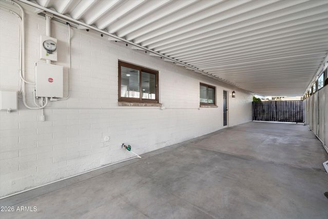 709 E ROYAL PALM Road, Phoenix, AZ 85020
