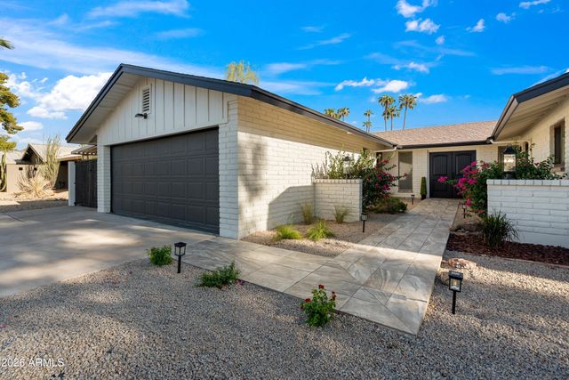 709 E ROYAL PALM Road, Phoenix, AZ 85020