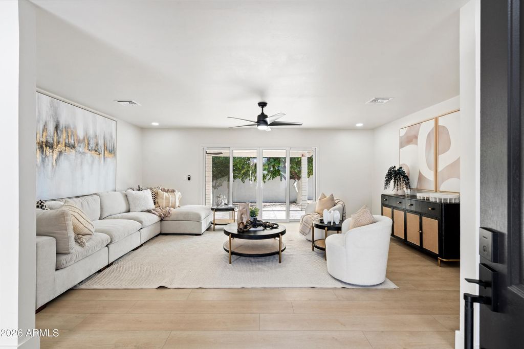 709 E ROYAL PALM Road, Phoenix, AZ 85020 — photo 3