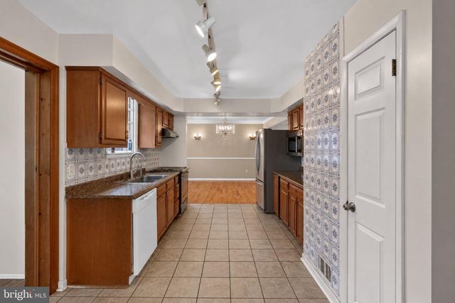 2710 SUN VALLEY DR, Waldorf, MD 20603