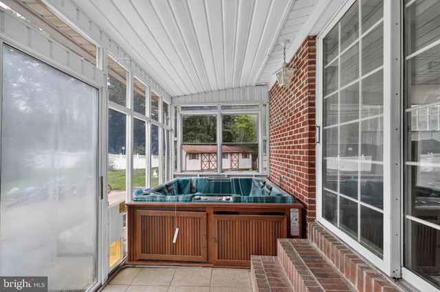 2710 SUN VALLEY DR, Waldorf, MD 20603
