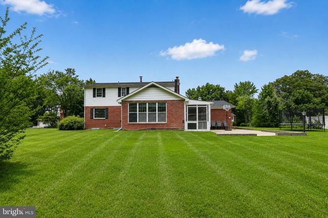 2710 SUN VALLEY DR, Waldorf, MD 20603