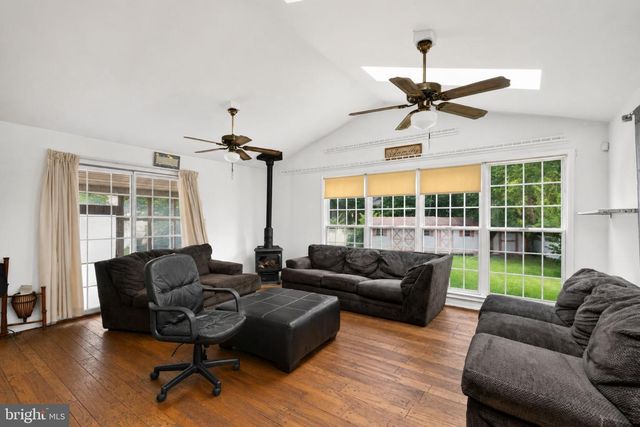 2710 SUN VALLEY DR, Waldorf, MD 20603