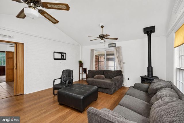 2710 SUN VALLEY DR, Waldorf, MD 20603
