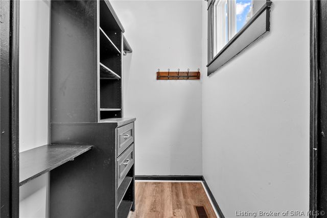 2121 E Elm Street, New Albany, IN 47150