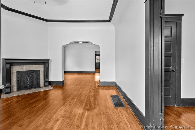 2121 E Elm Street, New Albany, IN 47150
