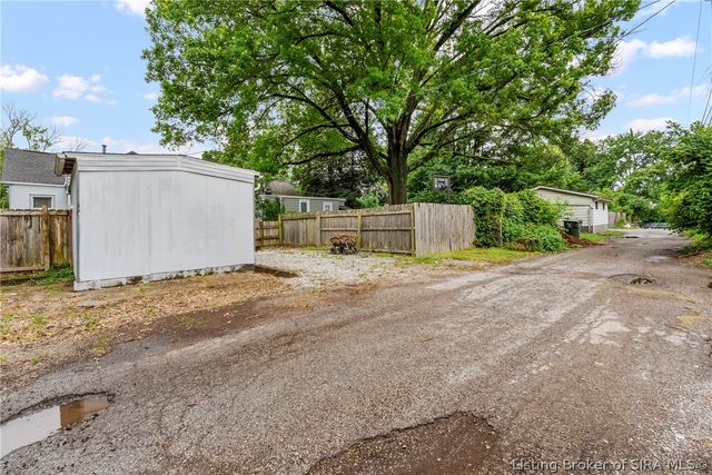 2121 E Elm Street, New Albany, IN 47150