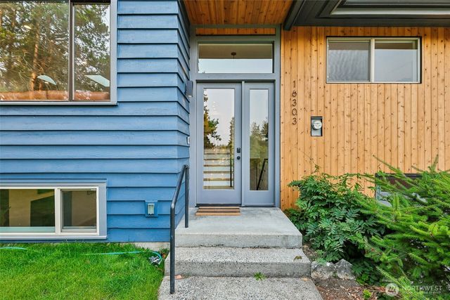 16303 Densmore Avenue N, Shoreline, WA 98133