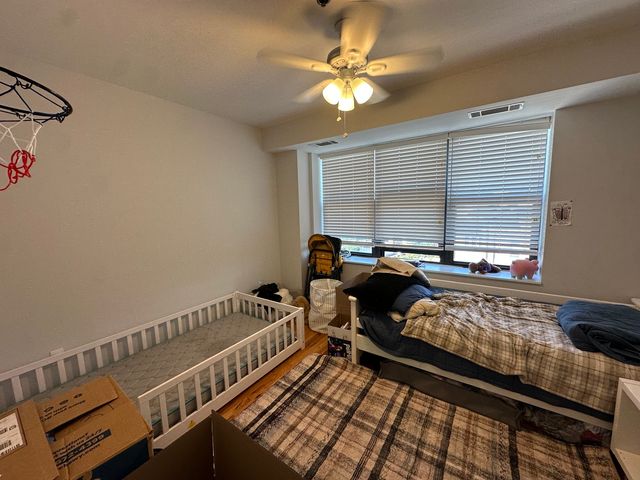 1337 W Fargo Avenue 404, Chicago, IL 60626