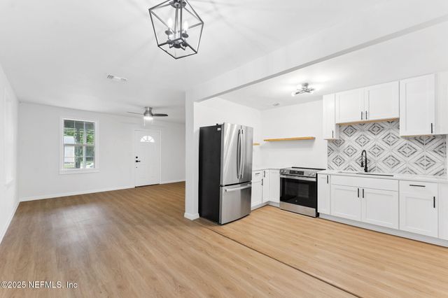 4845 LOUISA Terrace, Jacksonville, FL 32205