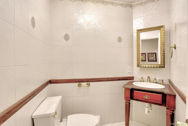 6 Orchard Hill Drive, Monsey, NY 10952