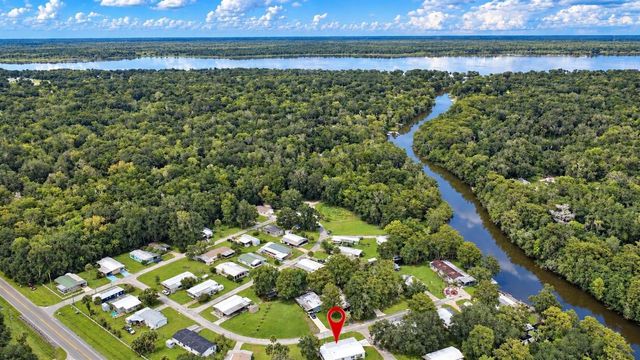 25 CANAL WAY, Lake Panasoffkee, FL 33538