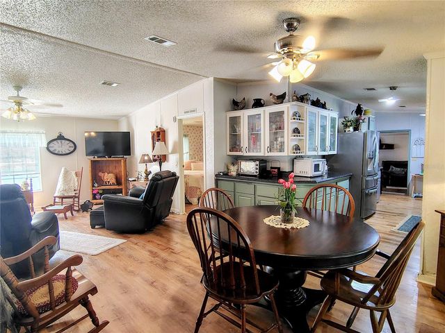 25 CANAL WAY, Lake Panasoffkee, FL 33538