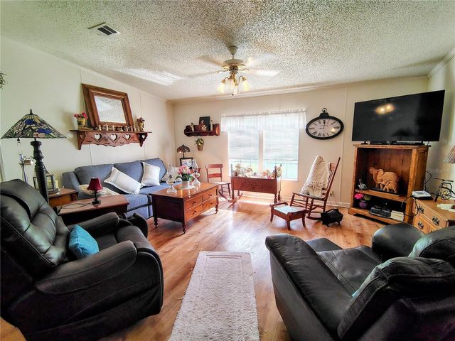 25 CANAL WAY, Lake Panasoffkee, FL 33538