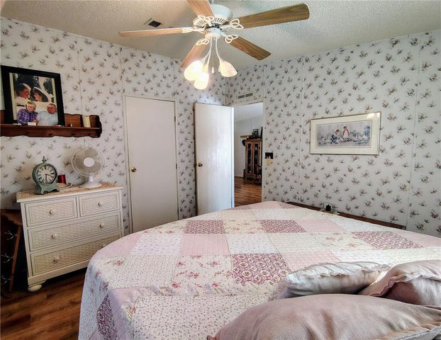 25 CANAL WAY, Lake Panasoffkee, FL 33538