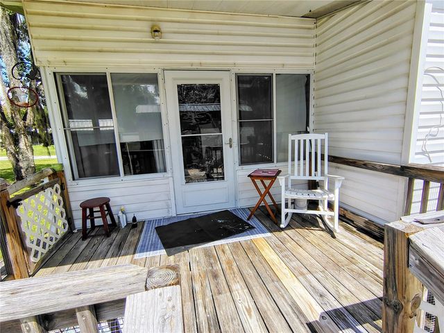 25 CANAL WAY, Lake Panasoffkee, FL 33538