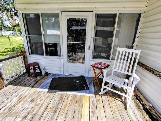 25 CANAL WAY, Lake Panasoffkee, FL 33538