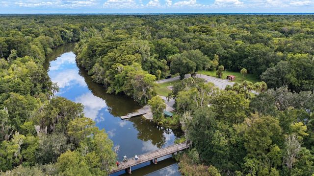 25 CANAL WAY, Lake Panasoffkee, FL 33538