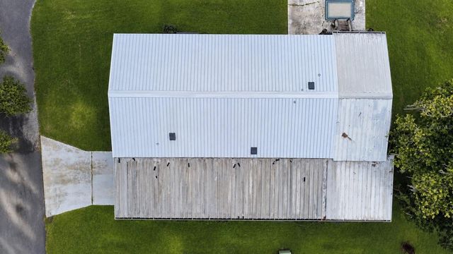 25 CANAL WAY, Lake Panasoffkee, FL 33538