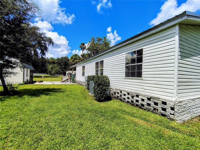 25 CANAL WAY, Lake Panasoffkee, FL 33538
