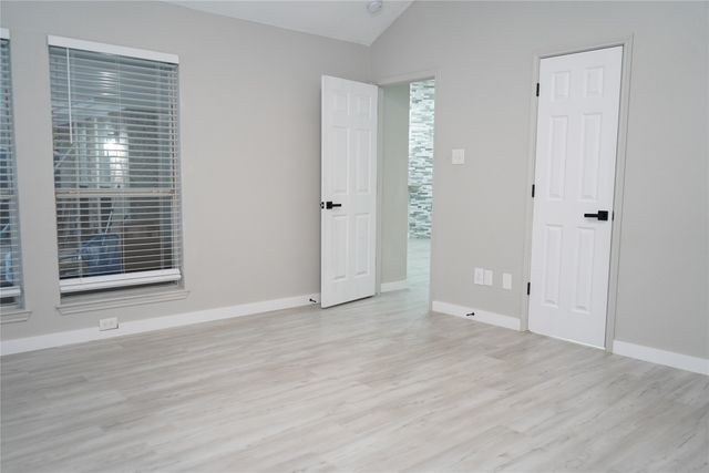 5811 Sterling Green Trail, Arlington, TX 76017