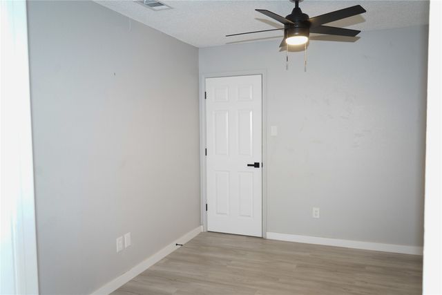 5811 Sterling Green Trail, Arlington, TX 76017