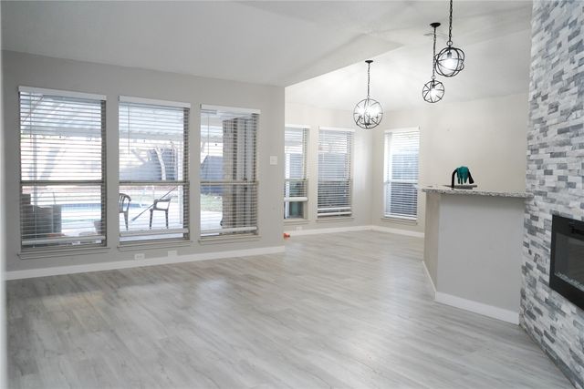 5811 Sterling Green Trail, Arlington, TX 76017