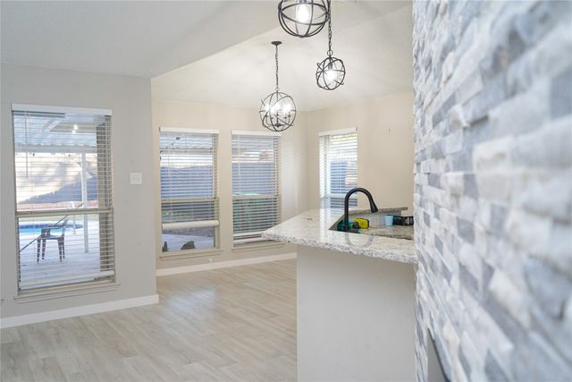 5811 Sterling Green Trail, Arlington, TX 76017