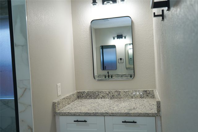 5811 Sterling Green Trail, Arlington, TX 76017