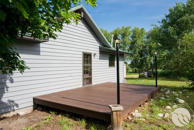 16 Clear Creek School Road, Roberts, MT 59070