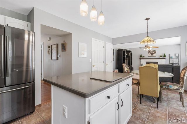 944 Lands End Circle, St Charles, MO 63304