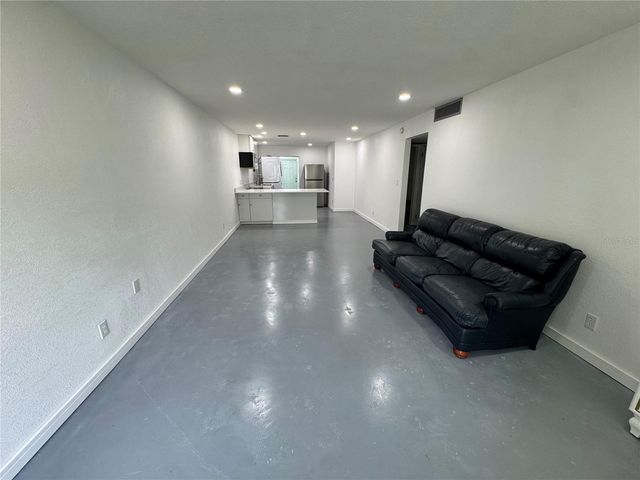 5720 13TH AVENUE N 106B, St Petersburg, FL 33710