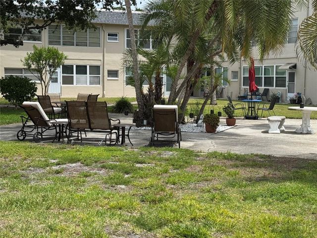5720 13TH AVENUE N 106B, St Petersburg, FL 33710