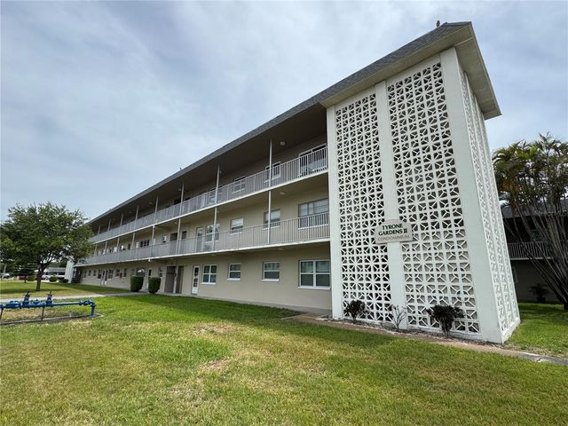 5720 13TH AVENUE N 106B, St Petersburg, FL 33710