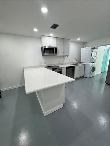 5720 13TH AVENUE N 106B, St Petersburg, FL 33710