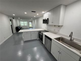 5720 13TH AVENUE N 106B, St Petersburg, FL 33710