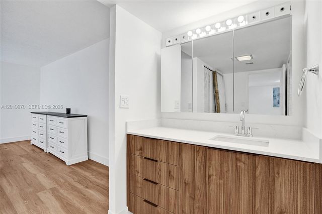 20379 W Country Club Dr 1440, Aventura, FL 33180