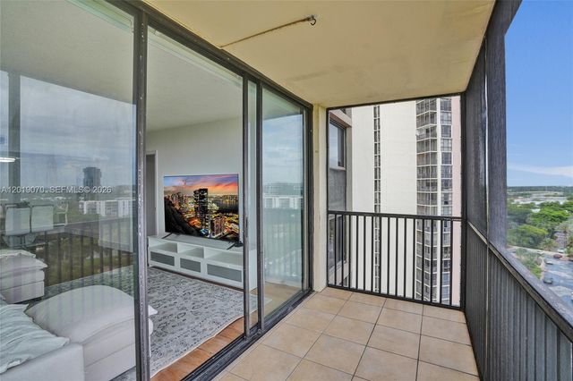 20379 W Country Club Dr 1440, Aventura, FL 33180