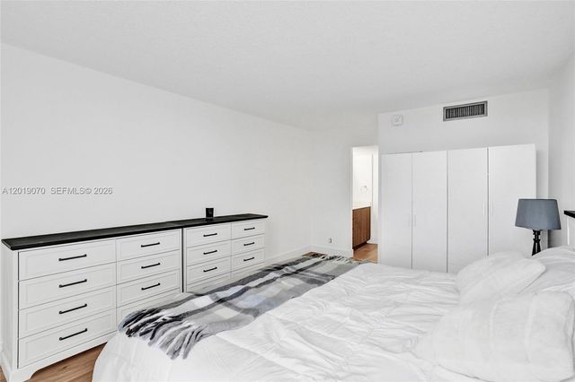 20379 W Country Club Dr 1440, Aventura, FL 33180