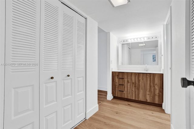 20379 W Country Club Dr 1440, Aventura, FL 33180