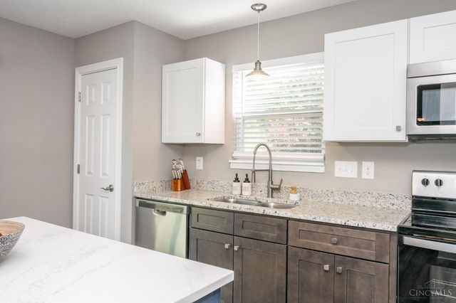 4216 Badgeley Circle, Cincinnati, OH 45223