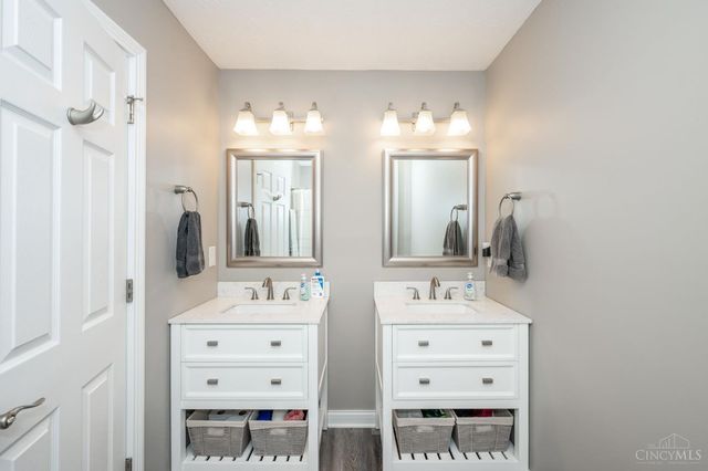 4216 Badgeley Circle, Cincinnati, OH 45223