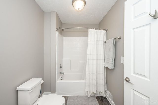 4216 Badgeley Circle, Cincinnati, OH 45223