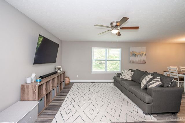 4216 Badgeley Circle, Cincinnati, OH 45223