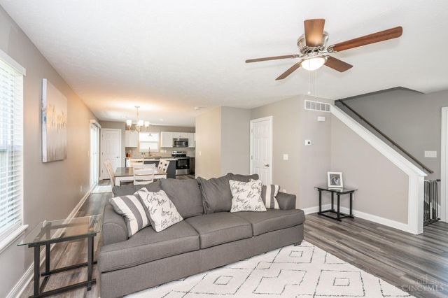4216 Badgeley Circle, Cincinnati, OH 45223