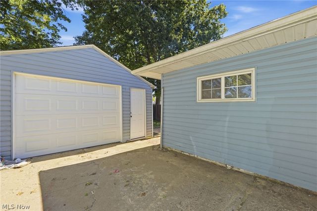 221 carnegie, Youngstown, OH 44515