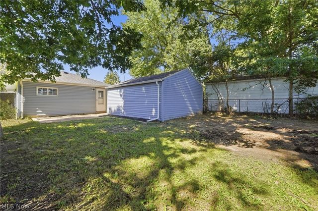 221 carnegie, Youngstown, OH 44515