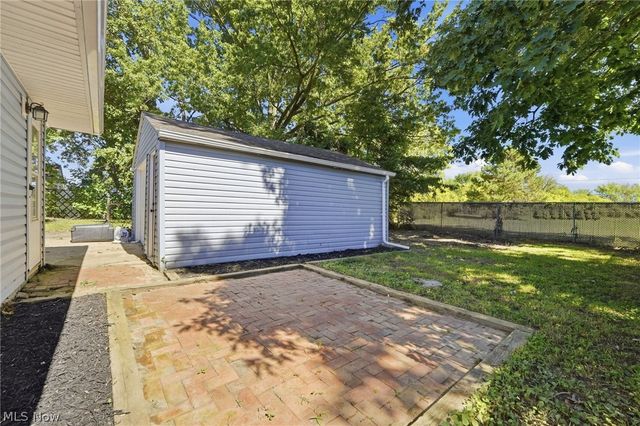 221 carnegie, Youngstown, OH 44515